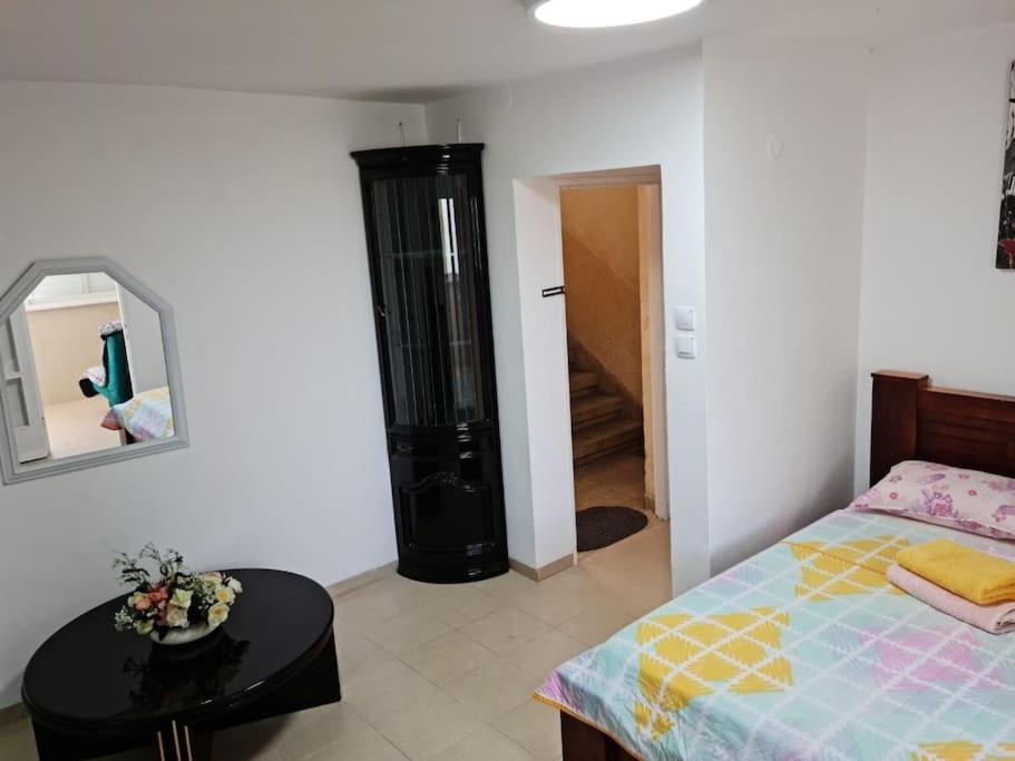 Beautiful Studio Apartment By The Sea 60-10 Haifa Bagian luar foto