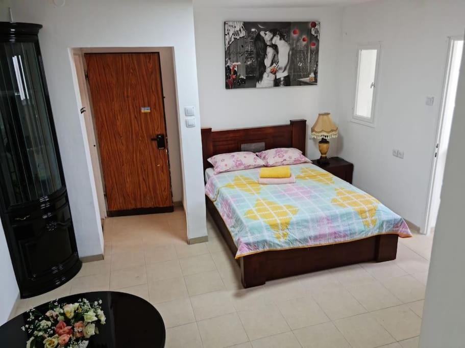 Beautiful Studio Apartment By The Sea 60-10 Haifa Bagian luar foto